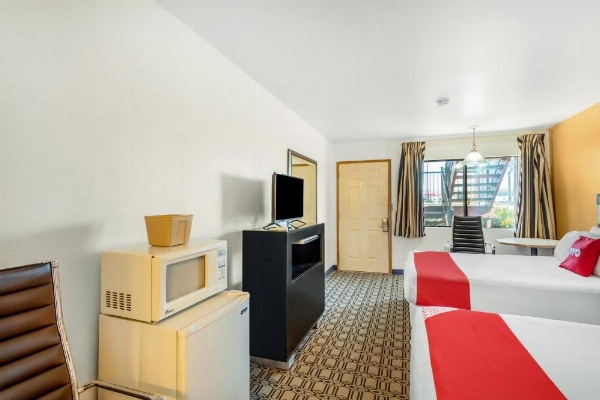 Arlington Motor Inn image 36